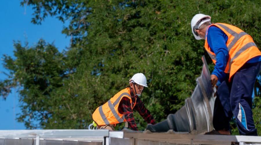 Professional gutter cleaning in Tekamah, NE